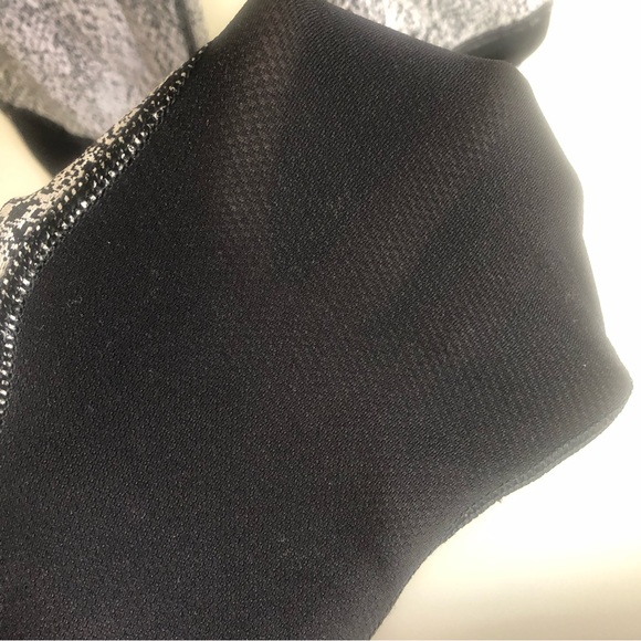 Lululemon grey leggings size 4 - Picture 7 of 7